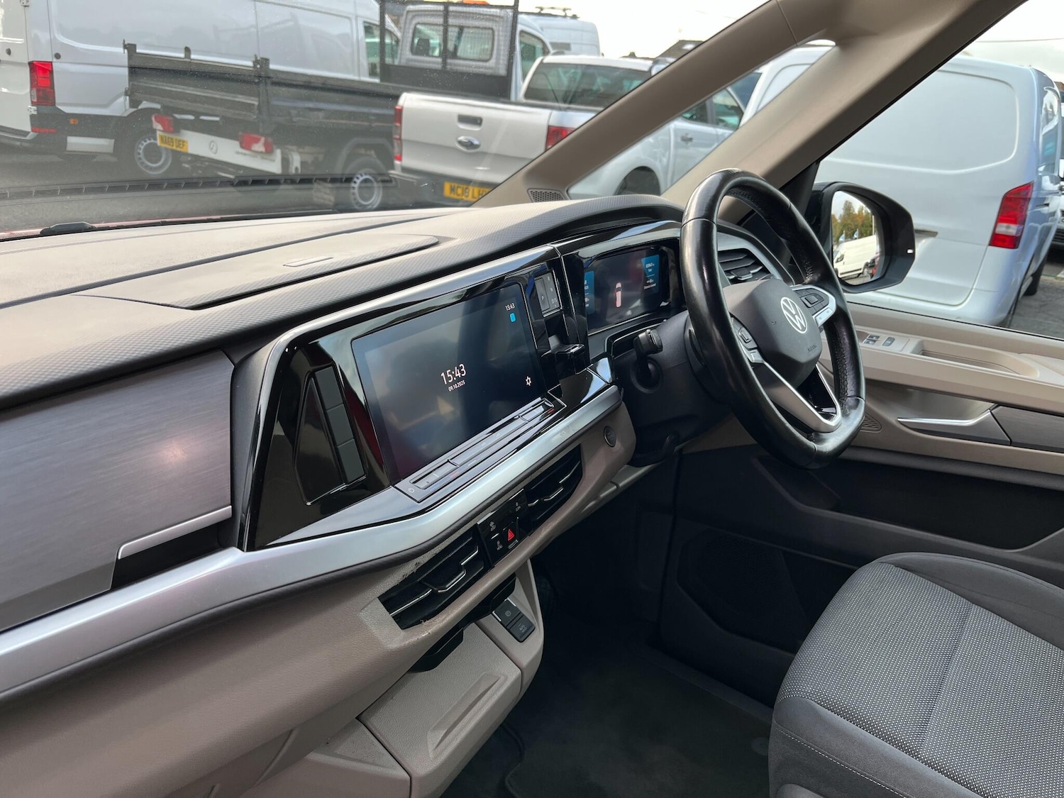 Used Volkswagen Multivan 2023 for sale - 76865762: Photo 15