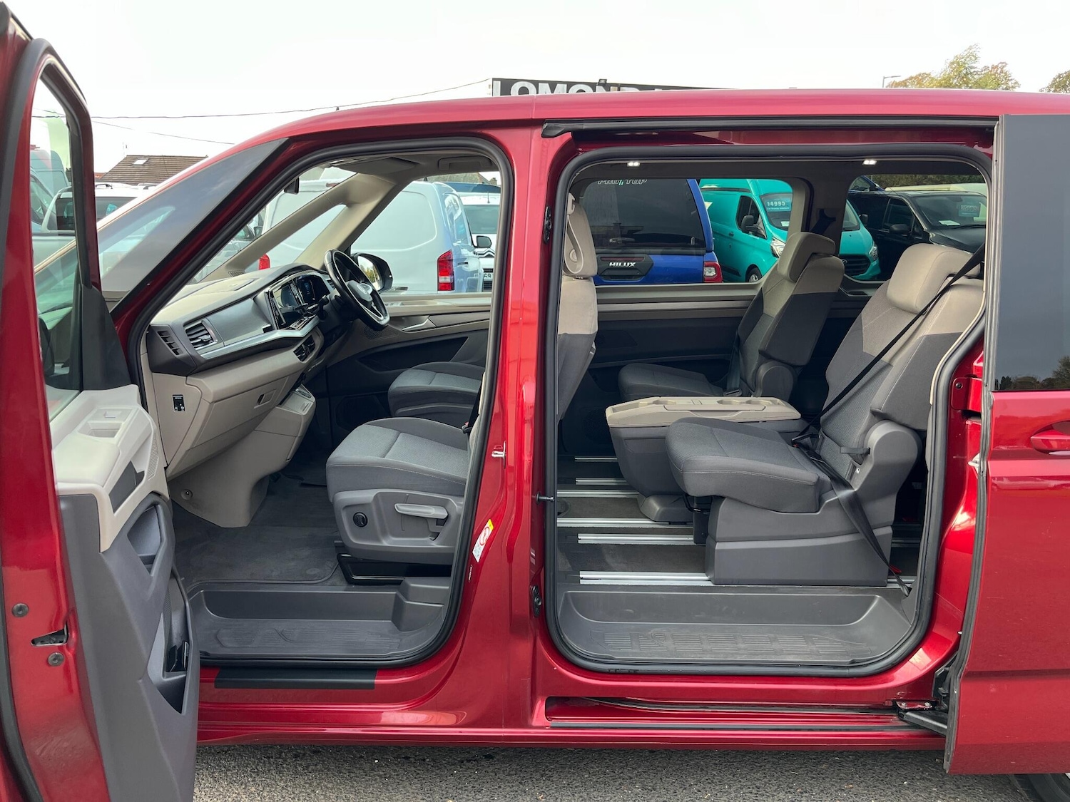 Used Volkswagen Multivan 2023 for sale - 76865762: Photo 7