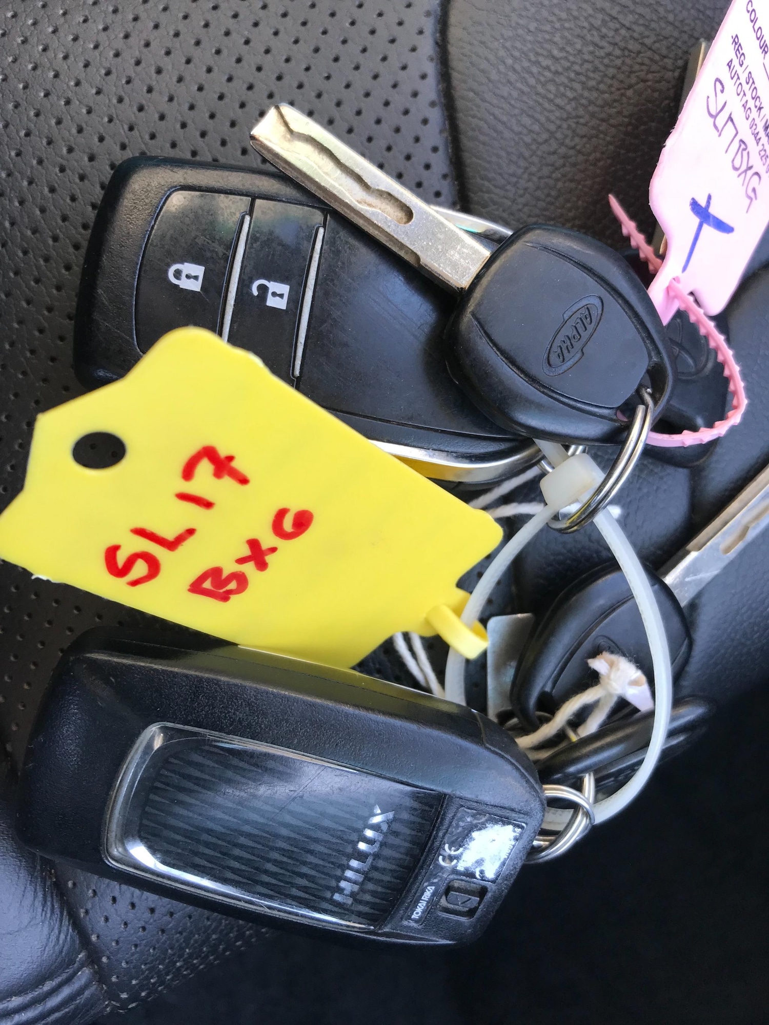 Used Toyota Hilux 2017 for sale - 76992261: Photo 7