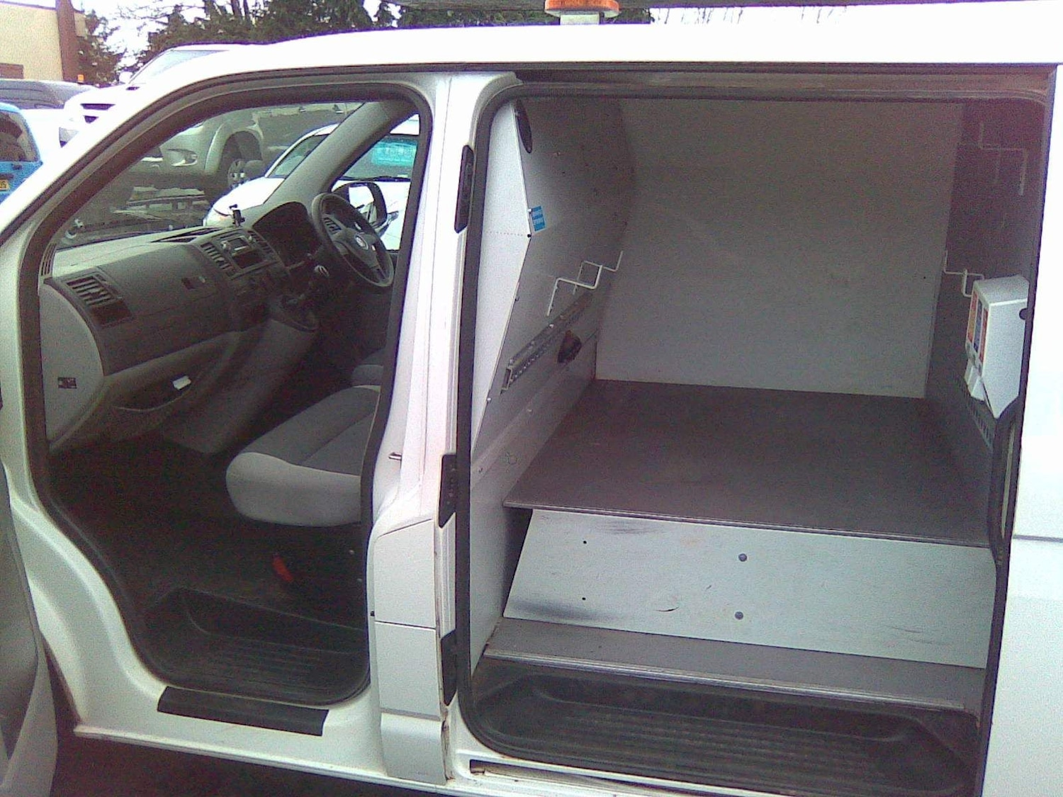 Used Volkswagen Transporter 2015 for sale - 76990963: Photo 8