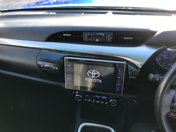 Used Toyota Hilux 2017 for sale - 73995427: Photo 8