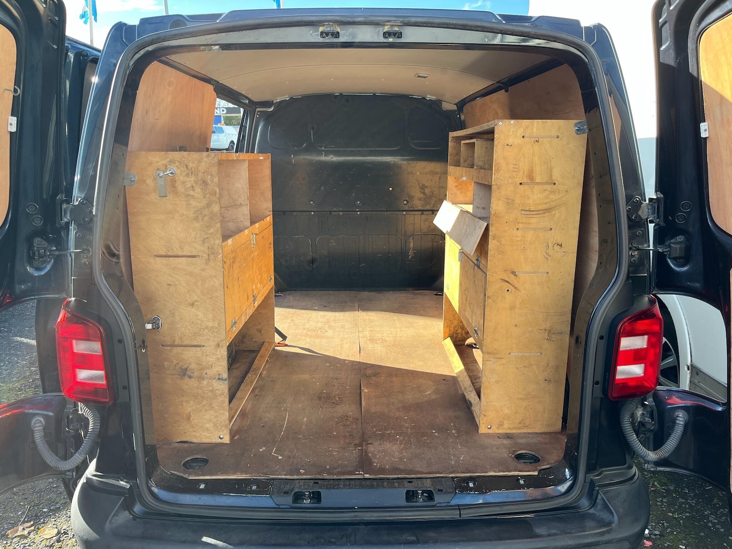 Used Volkswagen Transporter 2017 for sale - 76361002: Photo 5