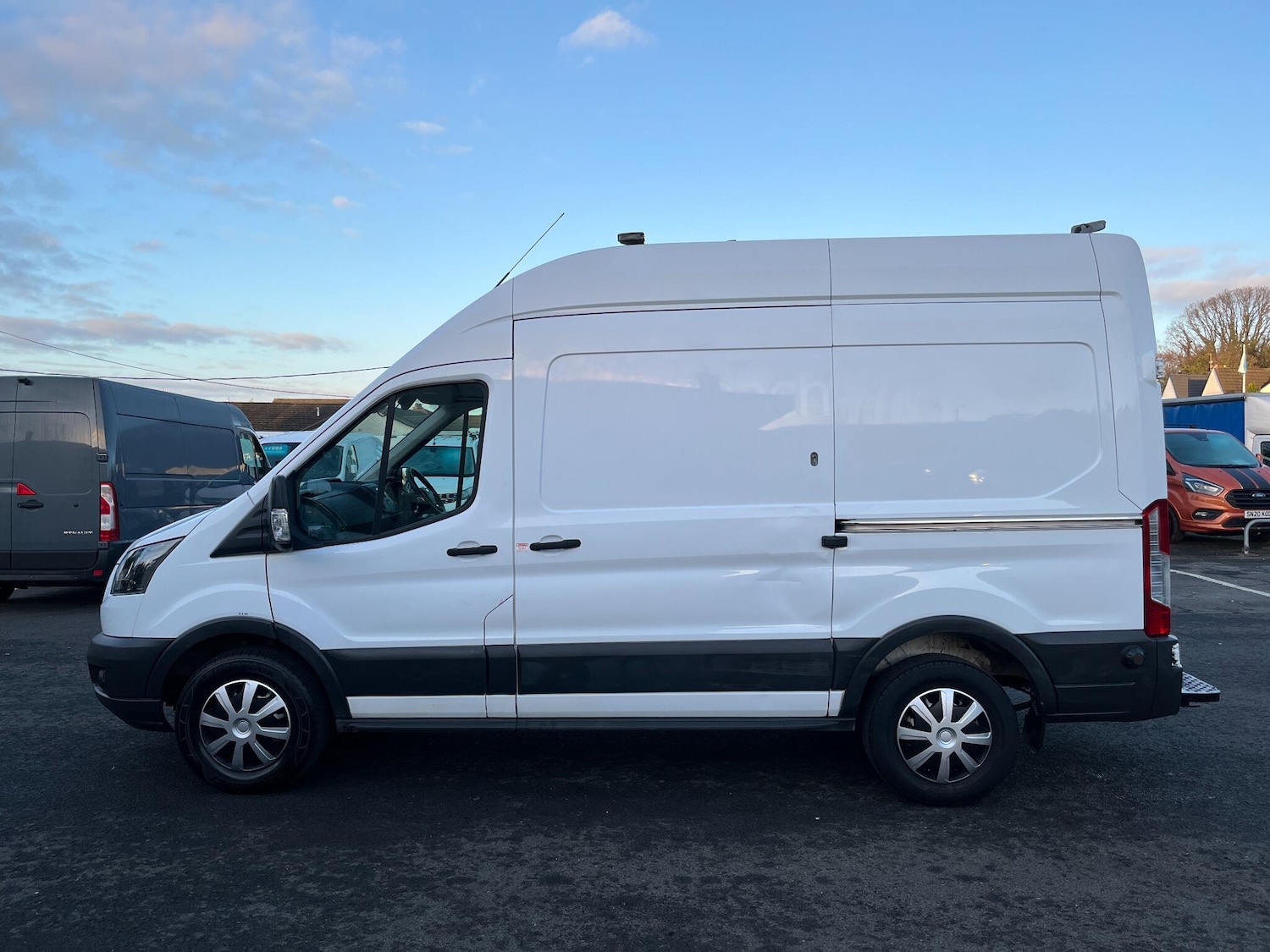 Used Ford Transit for sale - 77049688: Photo 2