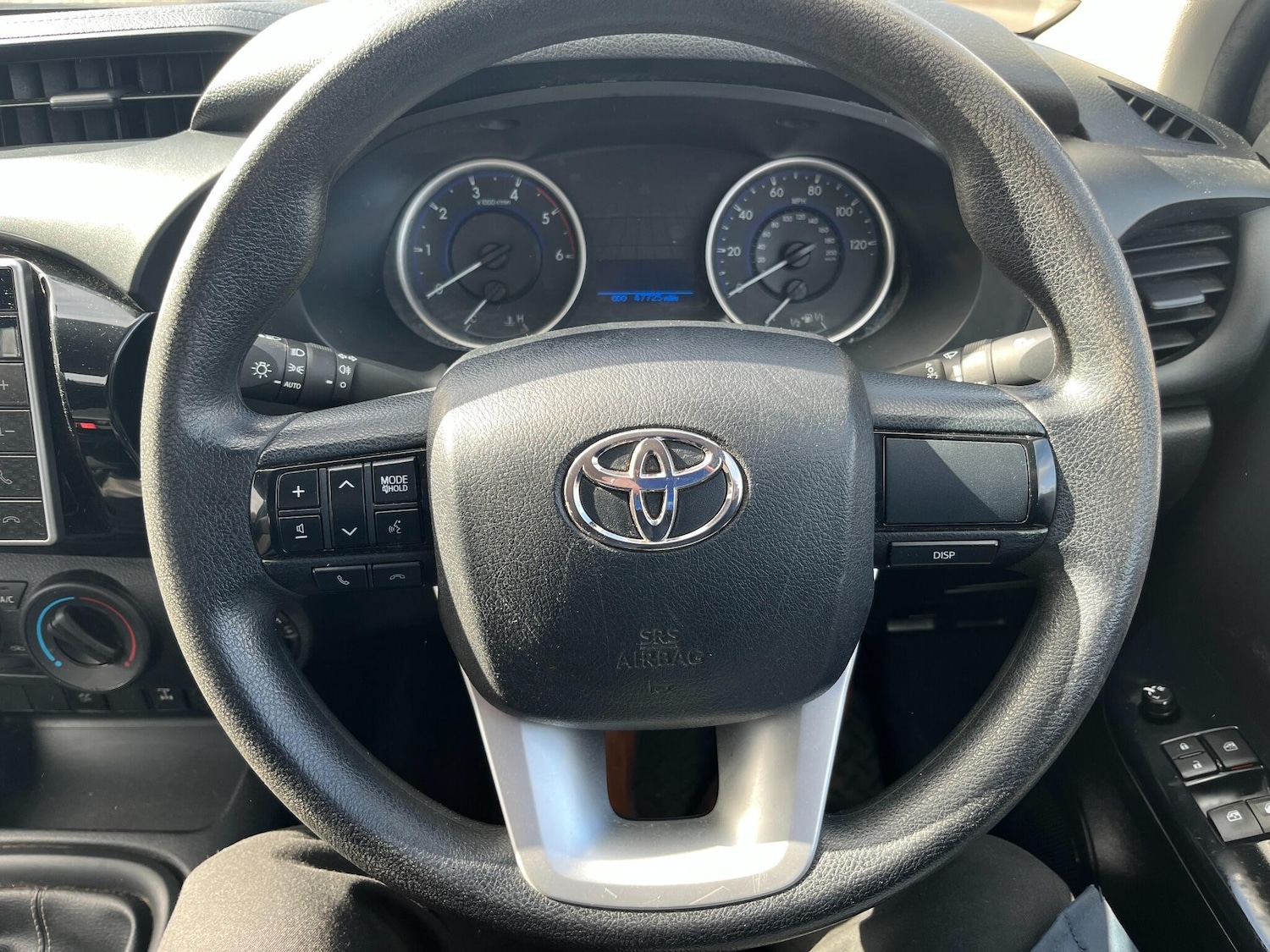Used Toyota Hilux 2017 for sale - 78203712: Photo 11
