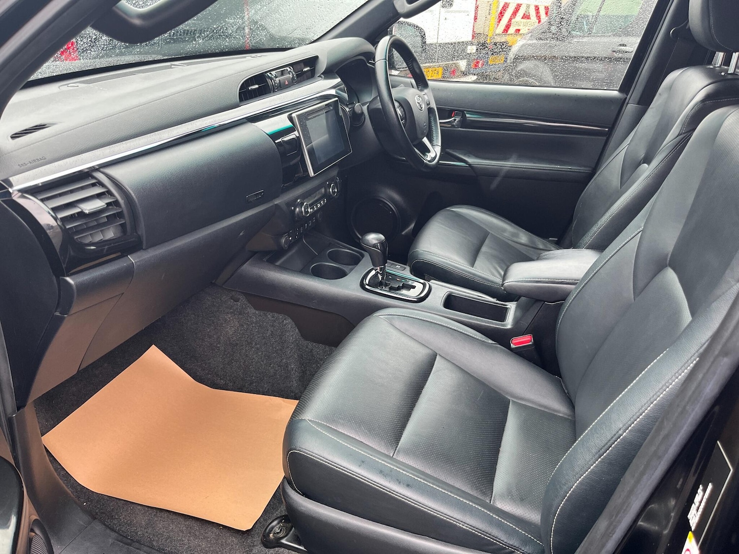 Used Toyota Hilux 2019 for sale - 77524358: Photo 9