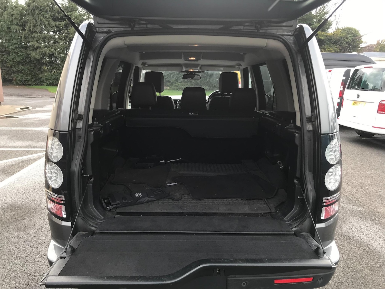 Used Land Rover Discovery 2014 for sale - 76997106: Photo 4