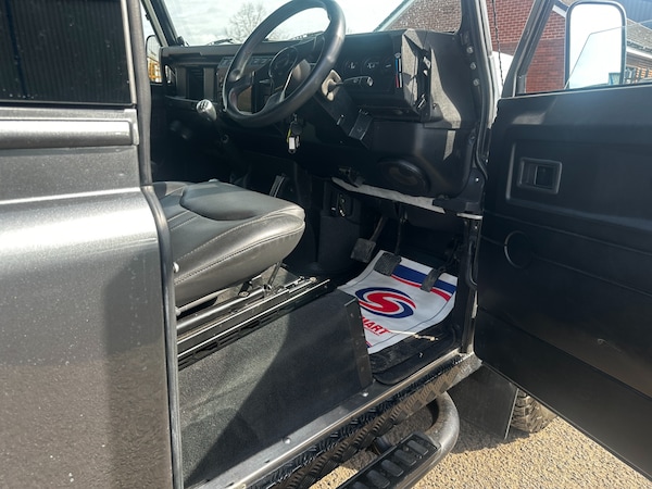 Used Land Rover Defender 2001 for sale - 74286947: Photo 39