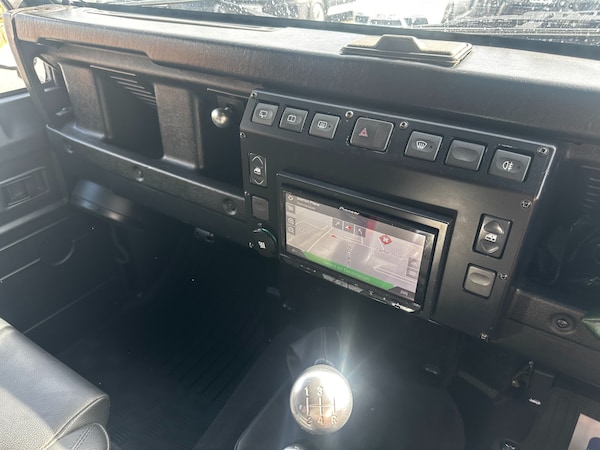 Used Land Rover Defender 2001 for sale - 74286947: Photo 41
