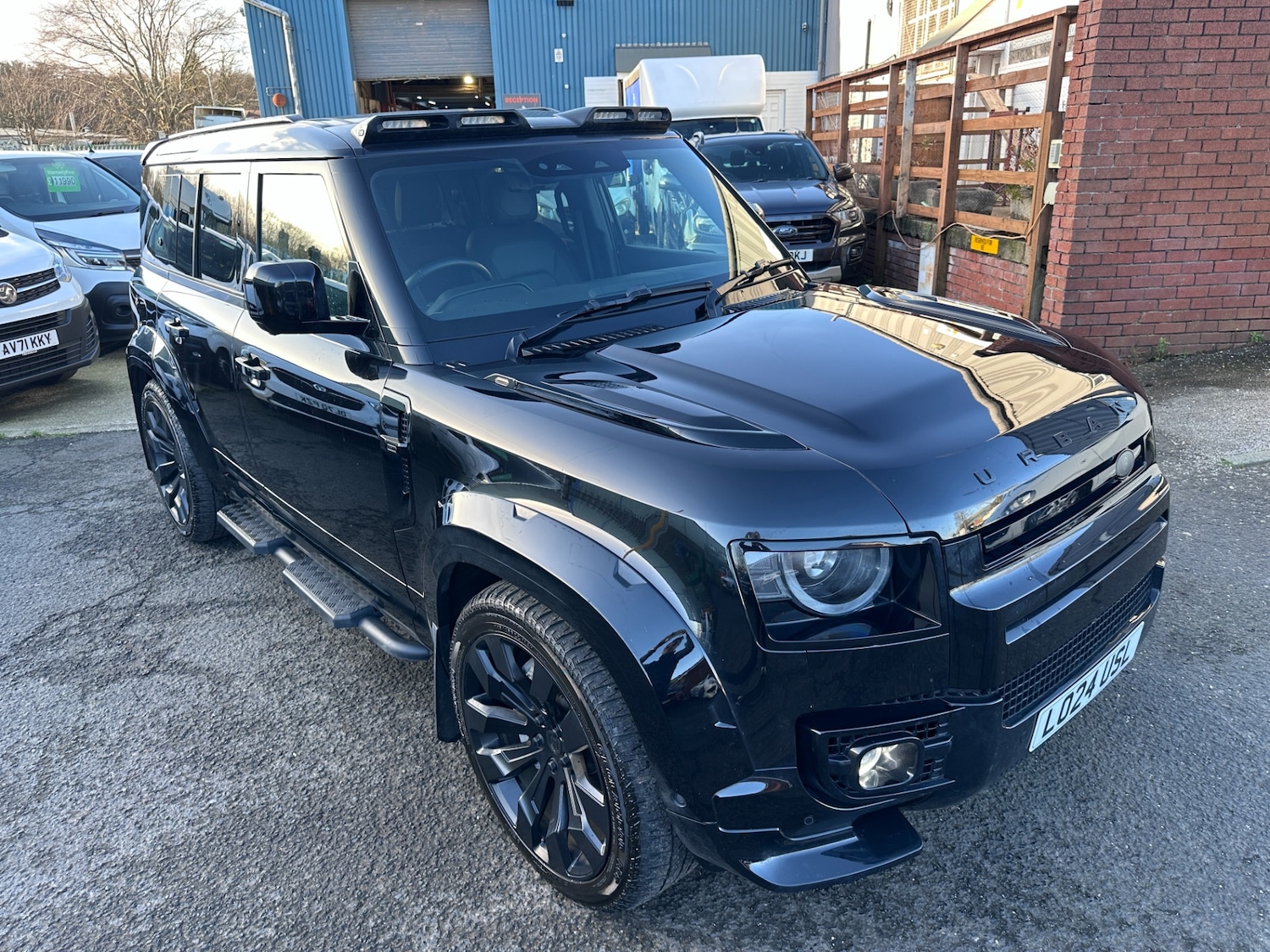 Used Land Rover Defender 2024 for sale - 77135758: Photo 2