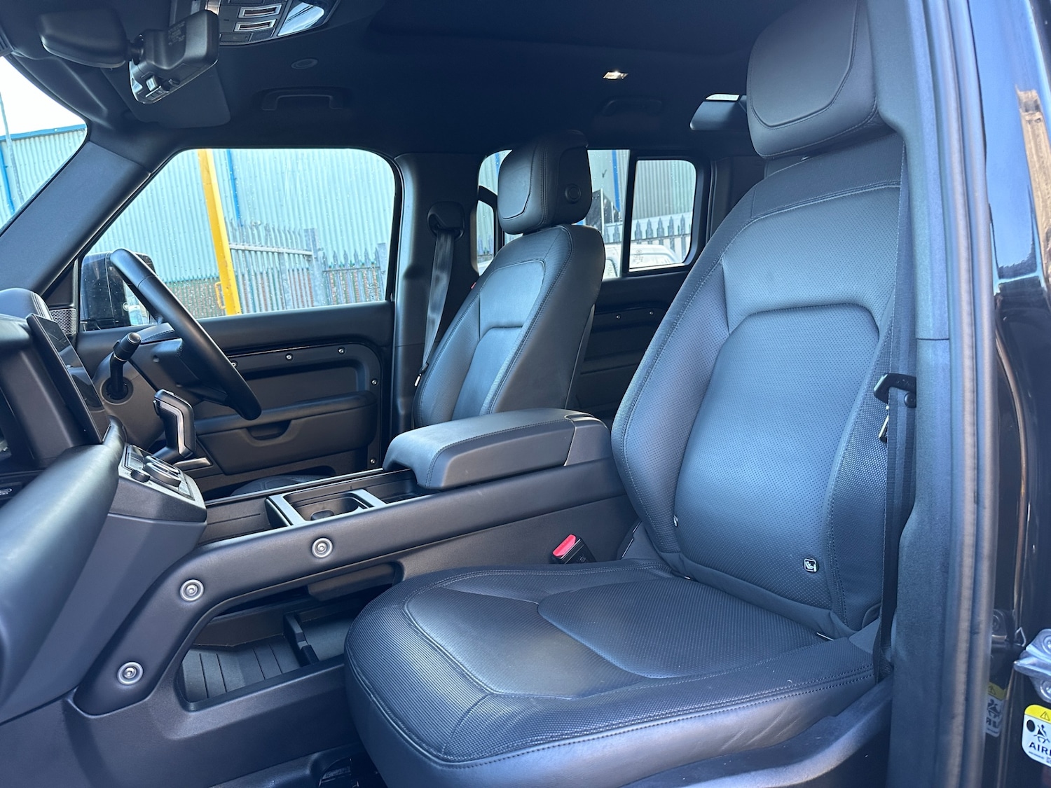 Used Land Rover Defender 2024 for sale - 77135758: Photo 25