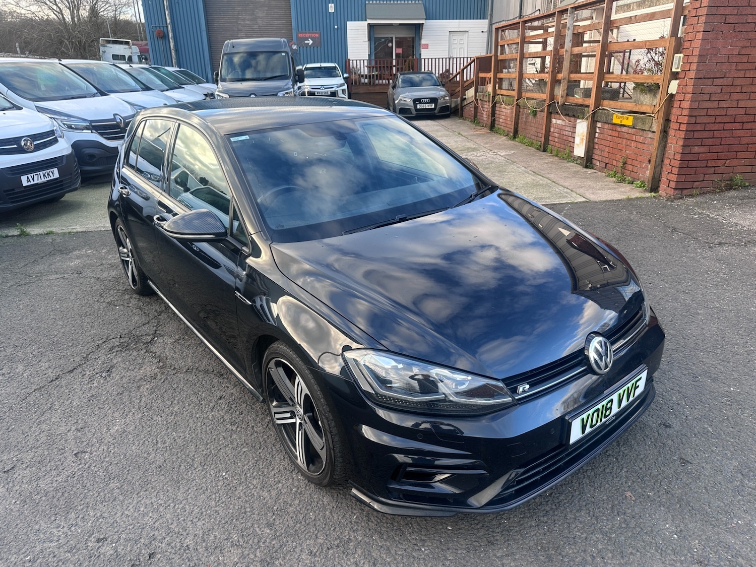 Used Volkswagen Golf 2018 for sale - 76958821: Photo 2