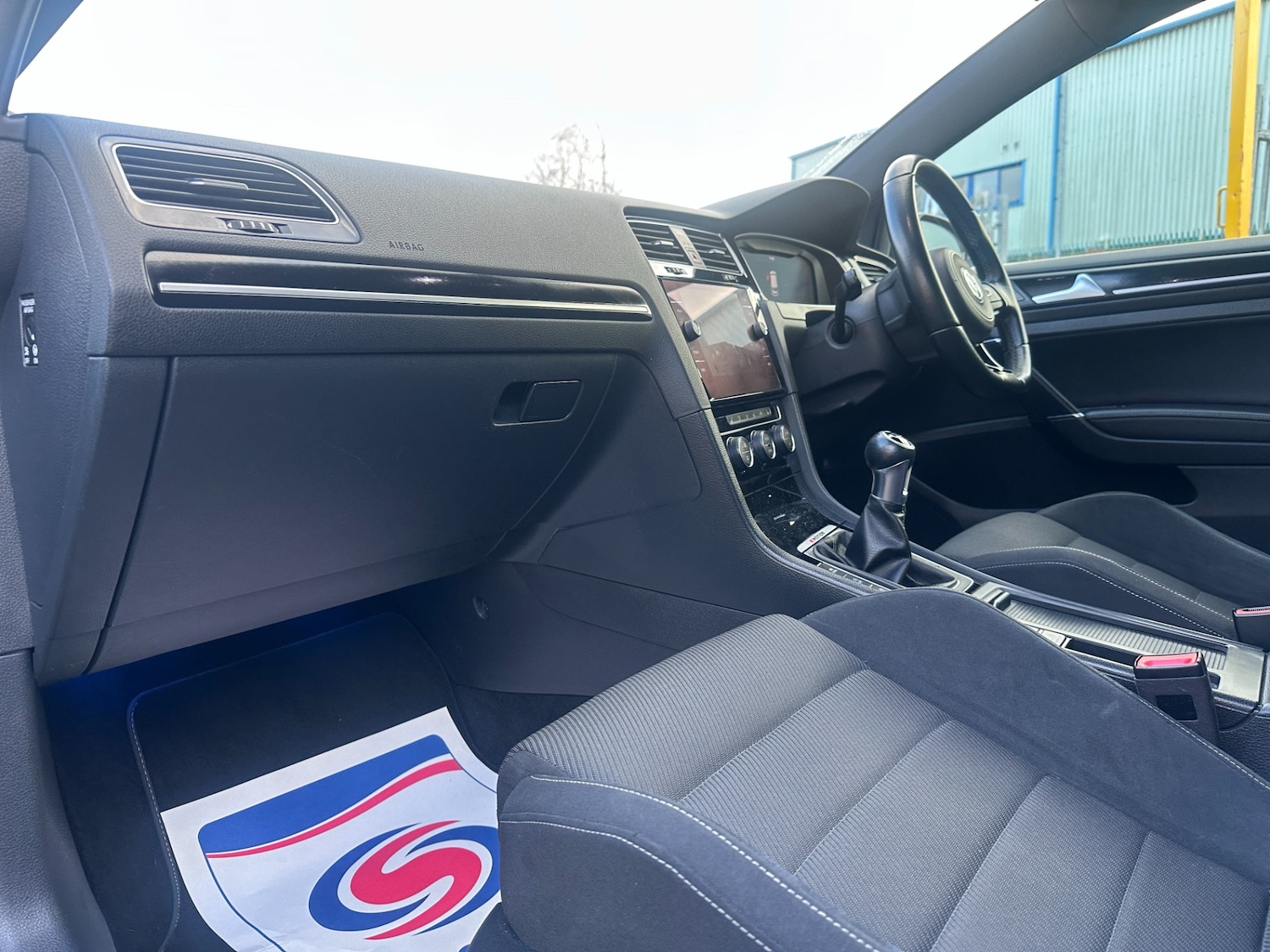 Used Volkswagen Golf 2018 for sale - 76958821: Photo 32