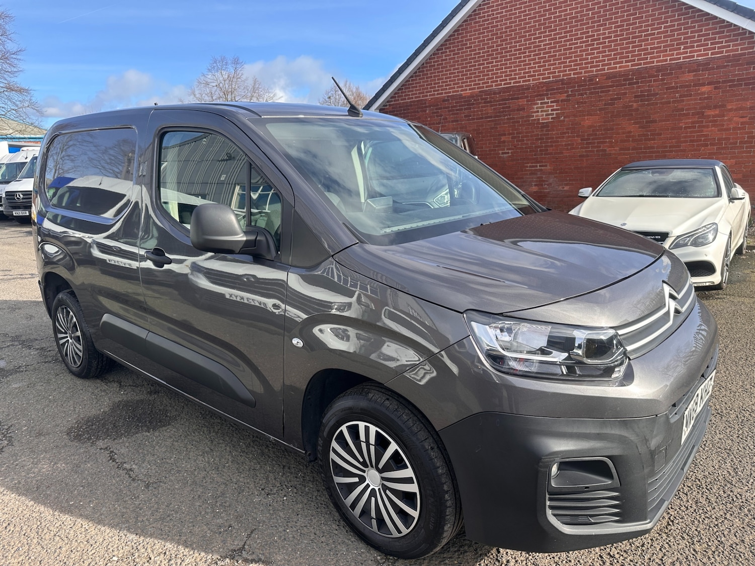 Used Citroen Berlingo 2018 for sale - 77555639: Photo 2