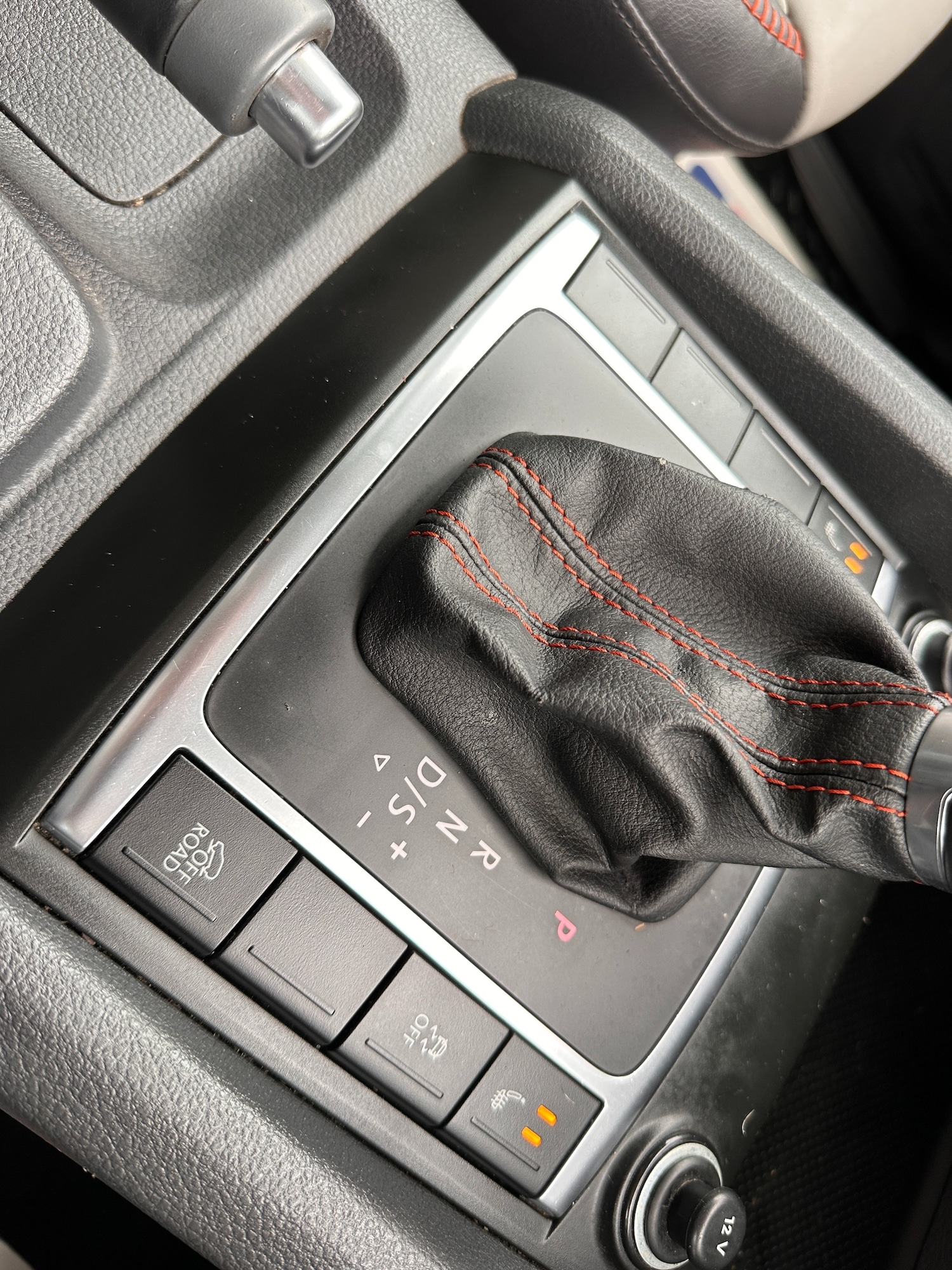 Used Volkswagen Amarok 2014 for sale - 77845433: Photo 40