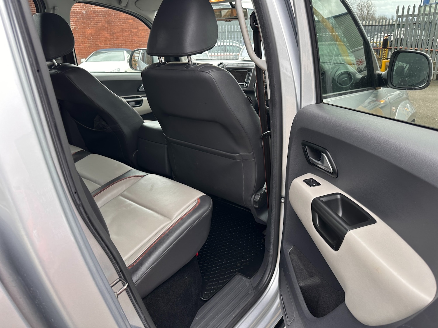 Used Volkswagen Amarok 2014 for sale - 77845433: Photo 45