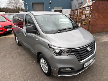 Hyundai i800 feature image