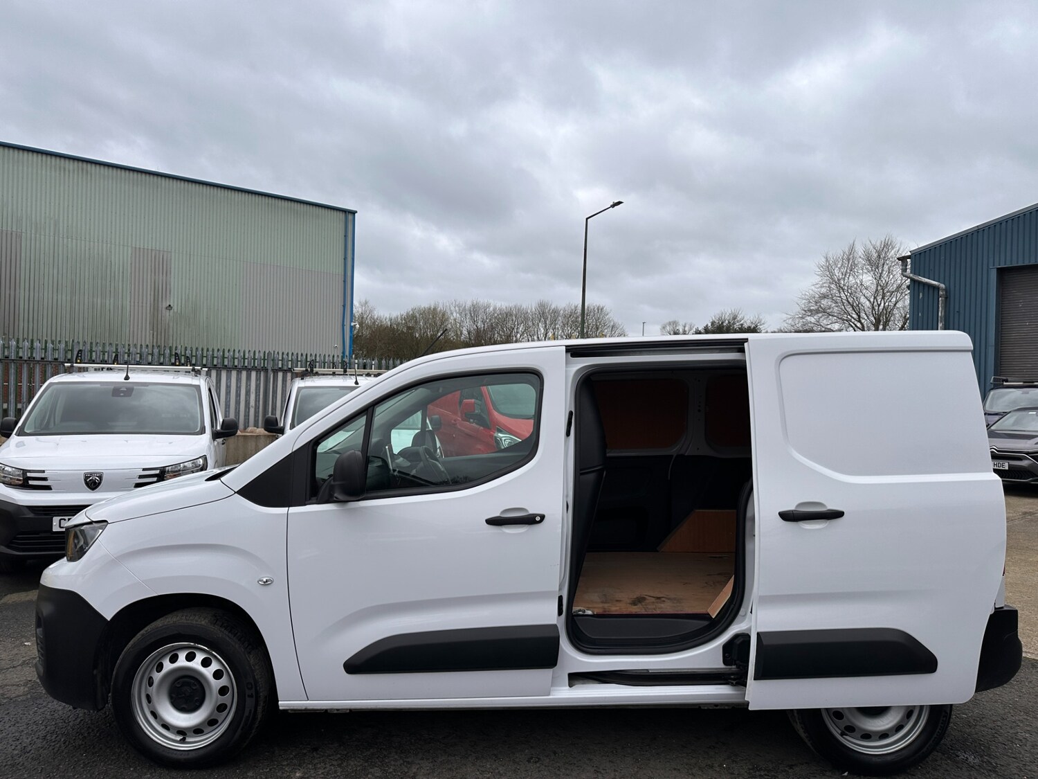 Used Peugeot Partner 2023 for sale - 77901734: Photo 11