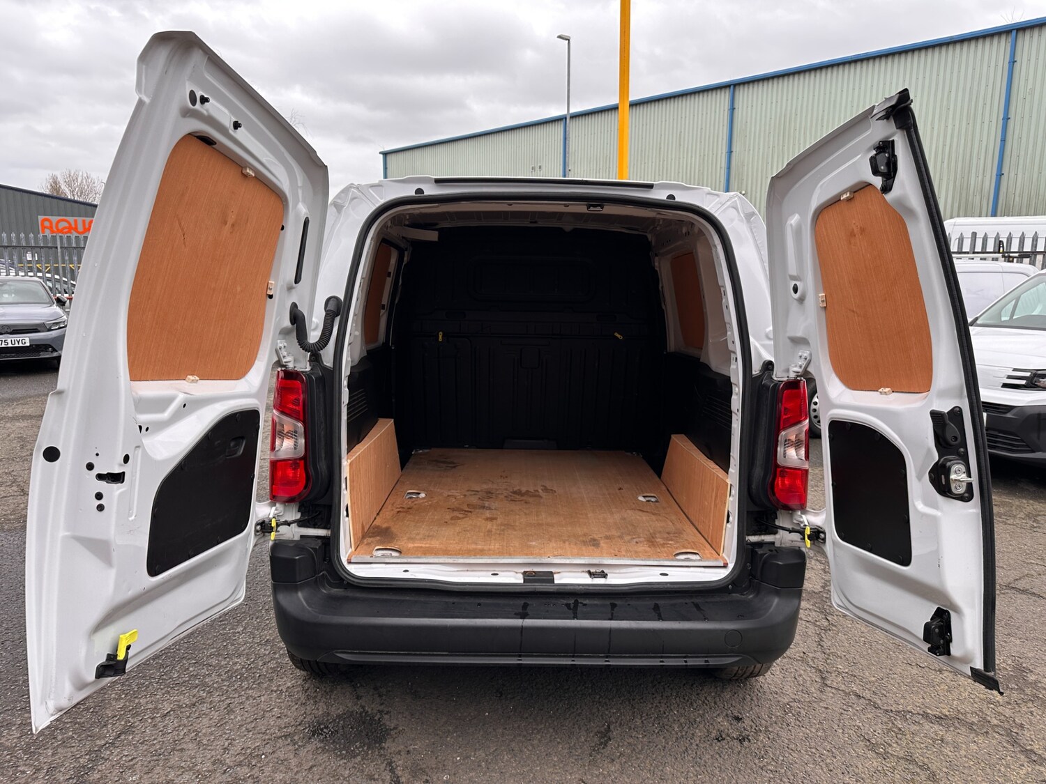 Used Peugeot Partner 2023 for sale - 77901734: Photo 15