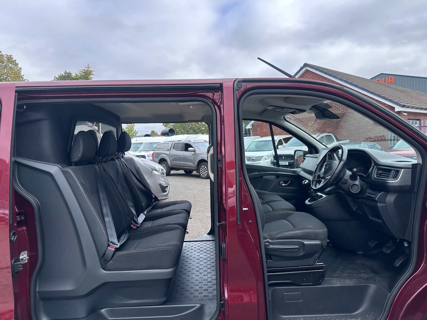 Used Renault Trafic 2023 for sale - 76007540: Photo 2