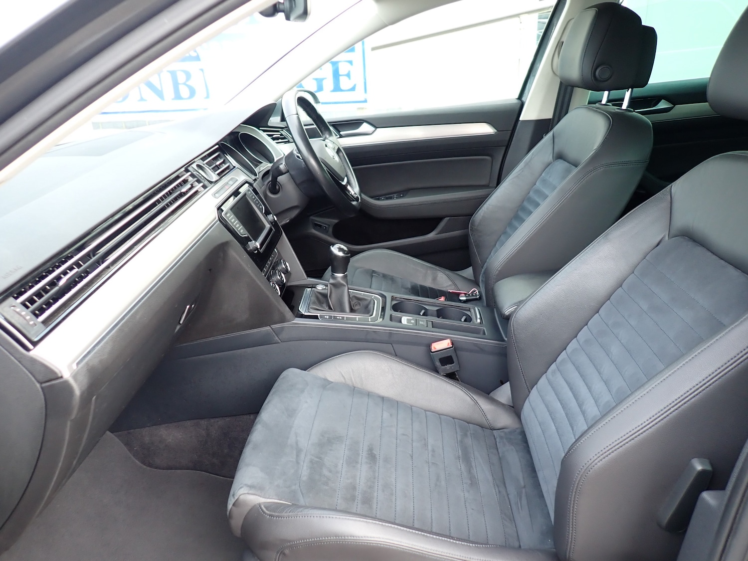 Used Volkswagen Passat 2015 for sale - 76193852: Photo 3