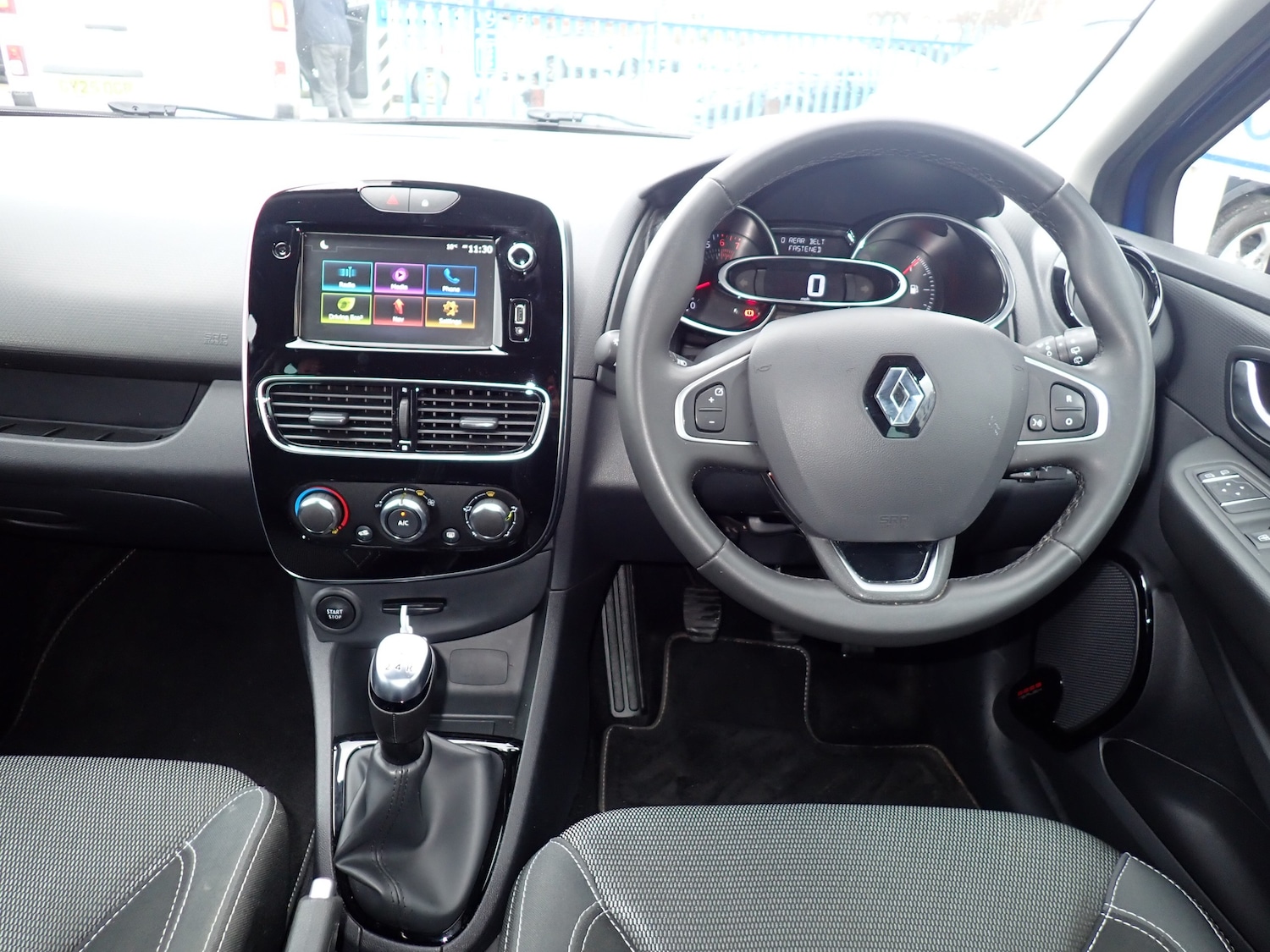 Used Renault Clio 2019 for sale - 77436232: Photo 2