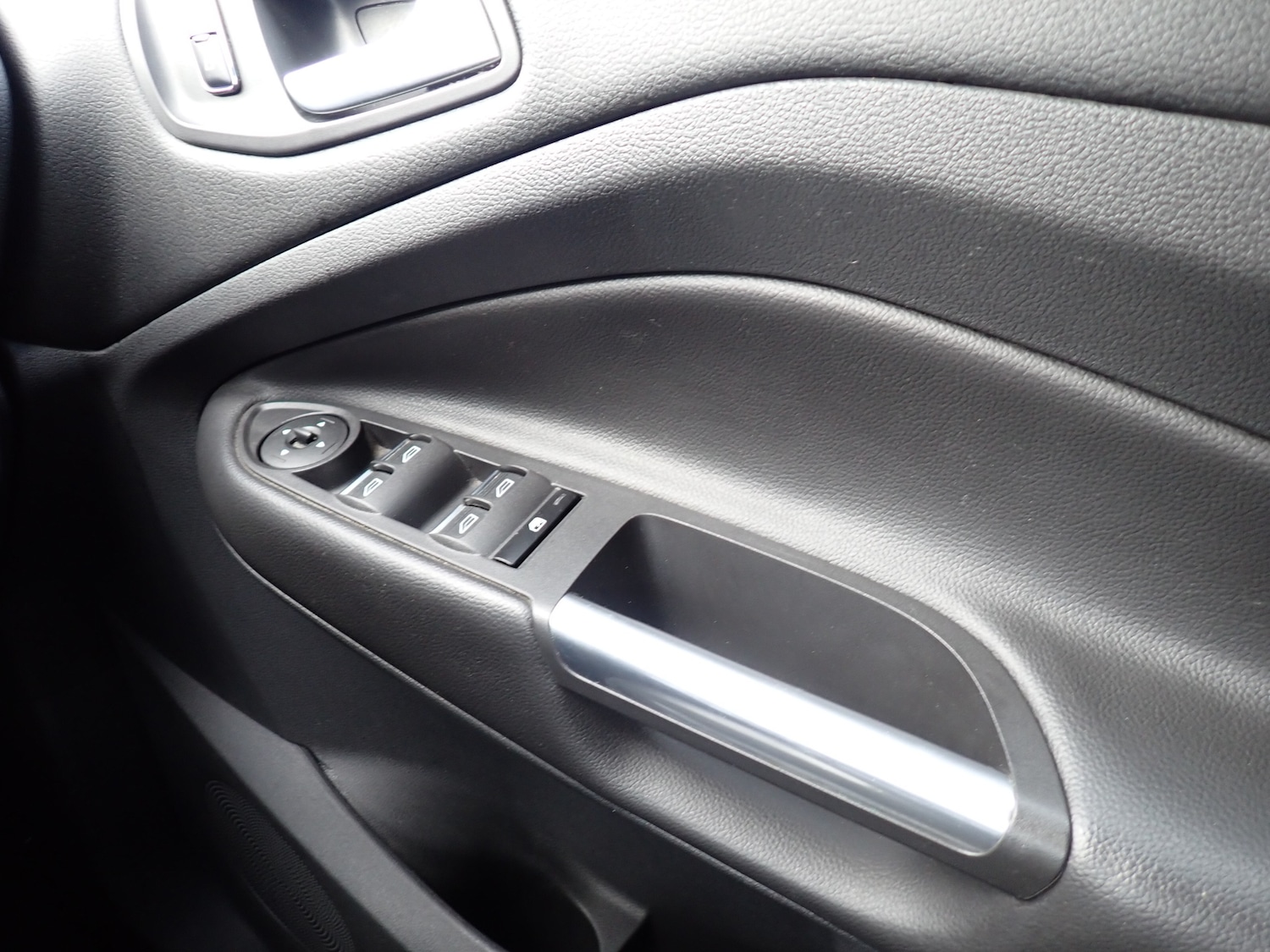 Used Ford Kuga 2015 for sale - 78064990: Photo 19