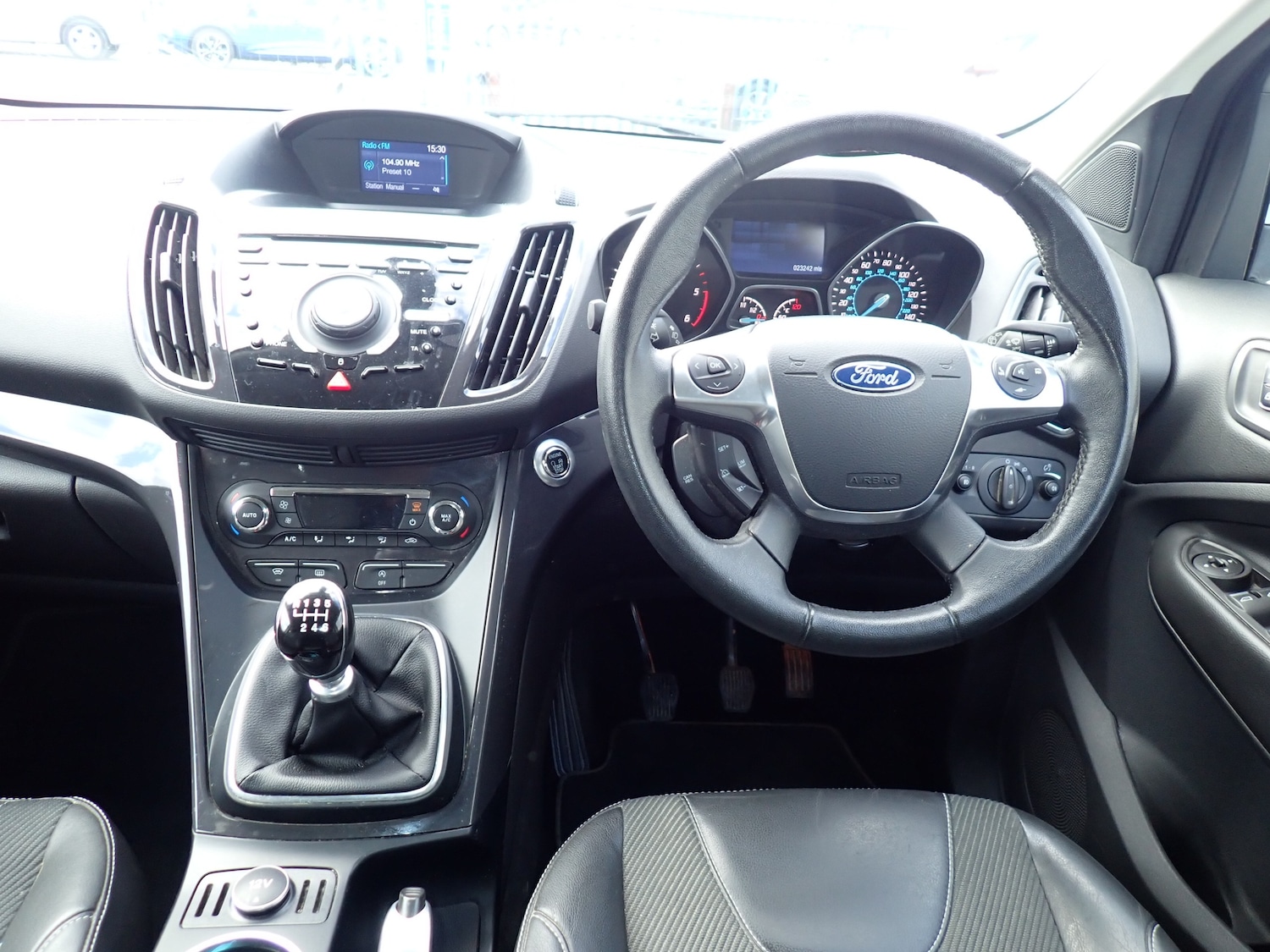 Used Ford Kuga 2015 for sale - 78064990: Photo 2