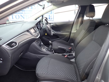 Used Vauxhall Astra 2017 for sale - 76416515: Photo