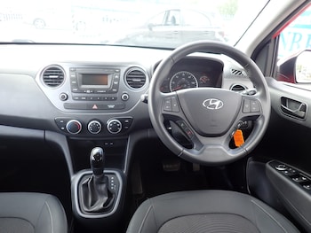 Used Hyundai i10 2018 for sale - 75222829: Photo