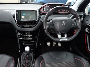 Used Peugeot 2008 2017 for sale - 77665947: Photo