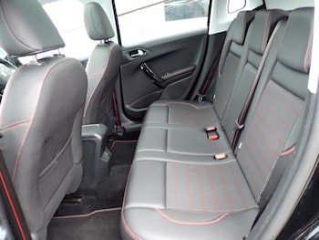 Used Peugeot 2008 2017 for sale - 77665947: Photo