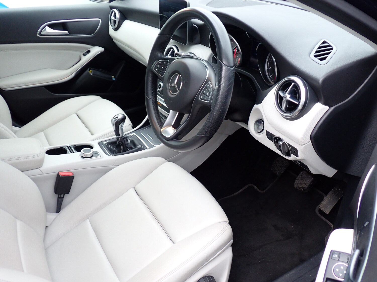 Used Mercedes-Benz A-Class 2017 for sale - 76040561: Photo 21