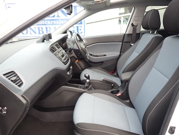 Used Hyundai i20 2015 for sale - 76949809: Photo