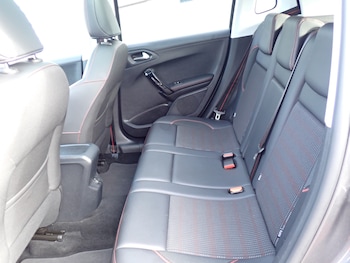 Used Peugeot 2008 2017 for sale - 77570908: Photo