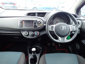 Used Toyota Yaris 2012 for sale - 77368772: Photo