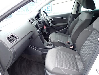 Used Volkswagen Polo 2016 for sale - 77493775: Photo