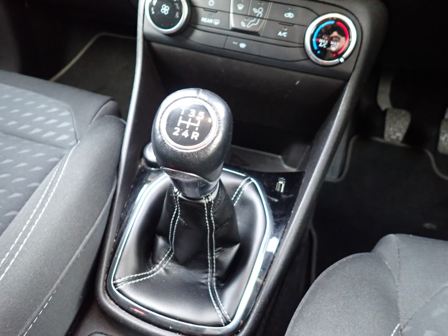 Used Ford Fiesta 2017 for sale - 76653903: Photo 12