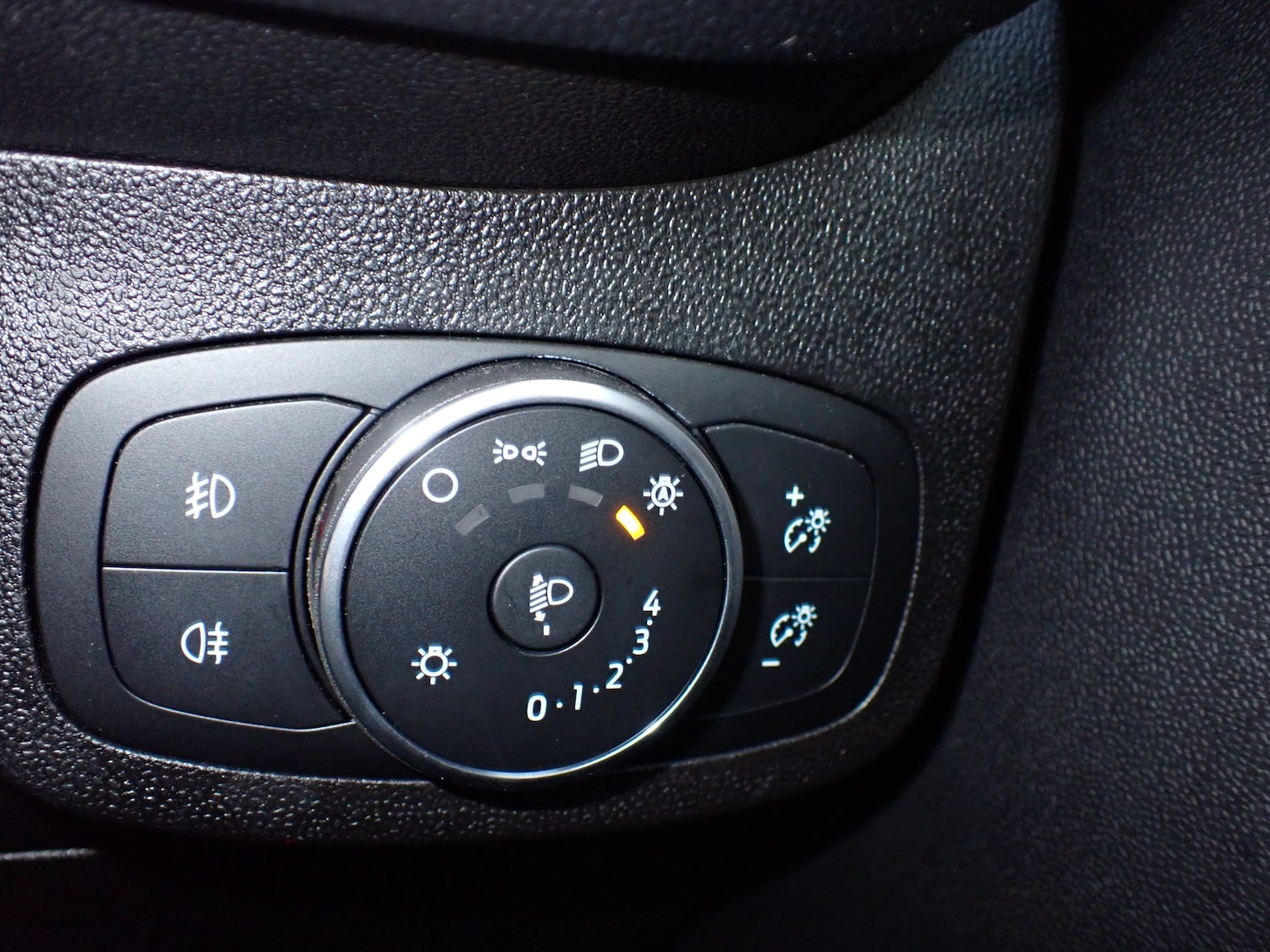 Used Ford Fiesta 2017 for sale - 76653903: Photo 19