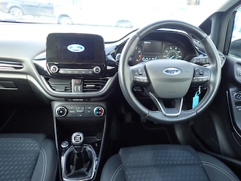 Used Ford Fiesta 2017 for sale - 76653903: Photo