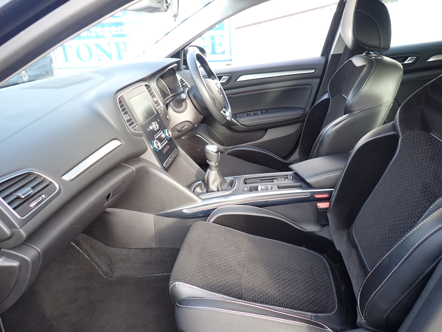 Used Renault Megane 2017 for sale - 76819743: Photo 3