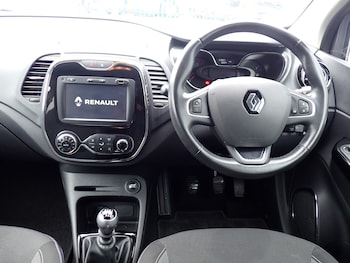 Used Renault Captur 2017 for sale - 77475105: Photo