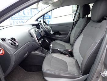 Used Renault Captur 2017 for sale - 77475105: Photo