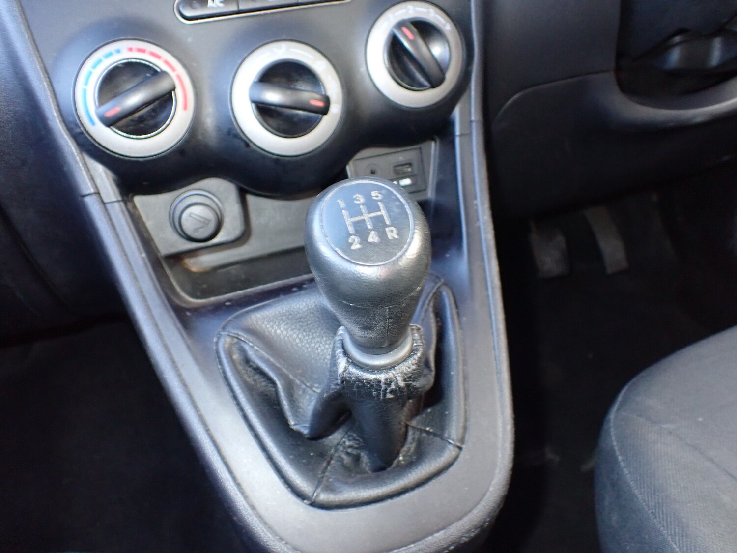 Used Hyundai i10 2013 for sale - 77654061: Photo 13