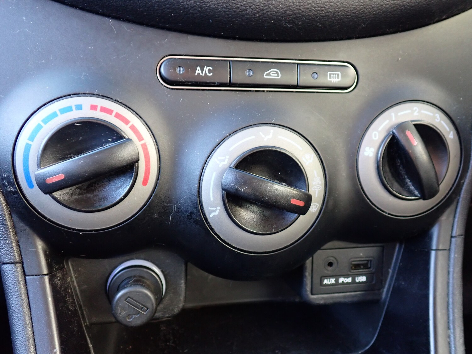 Used Hyundai i10 2013 for sale - 77654061: Photo 14