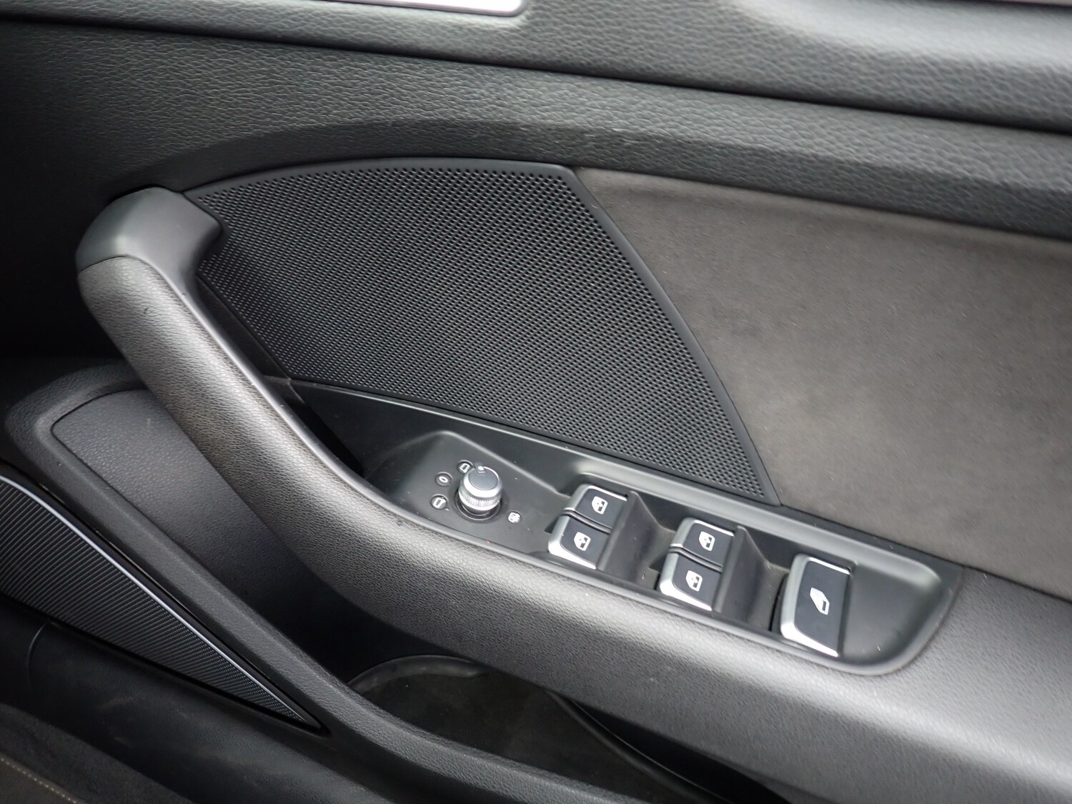 Used Audi A3 Cabriolet 2016 for sale - 76416481: Photo 21