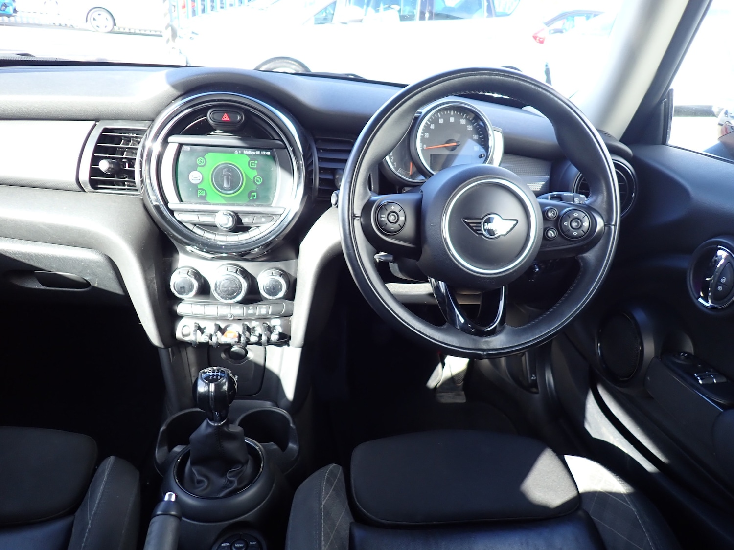 Used MINI Hatch 2018 for sale - 76369056: Photo 2