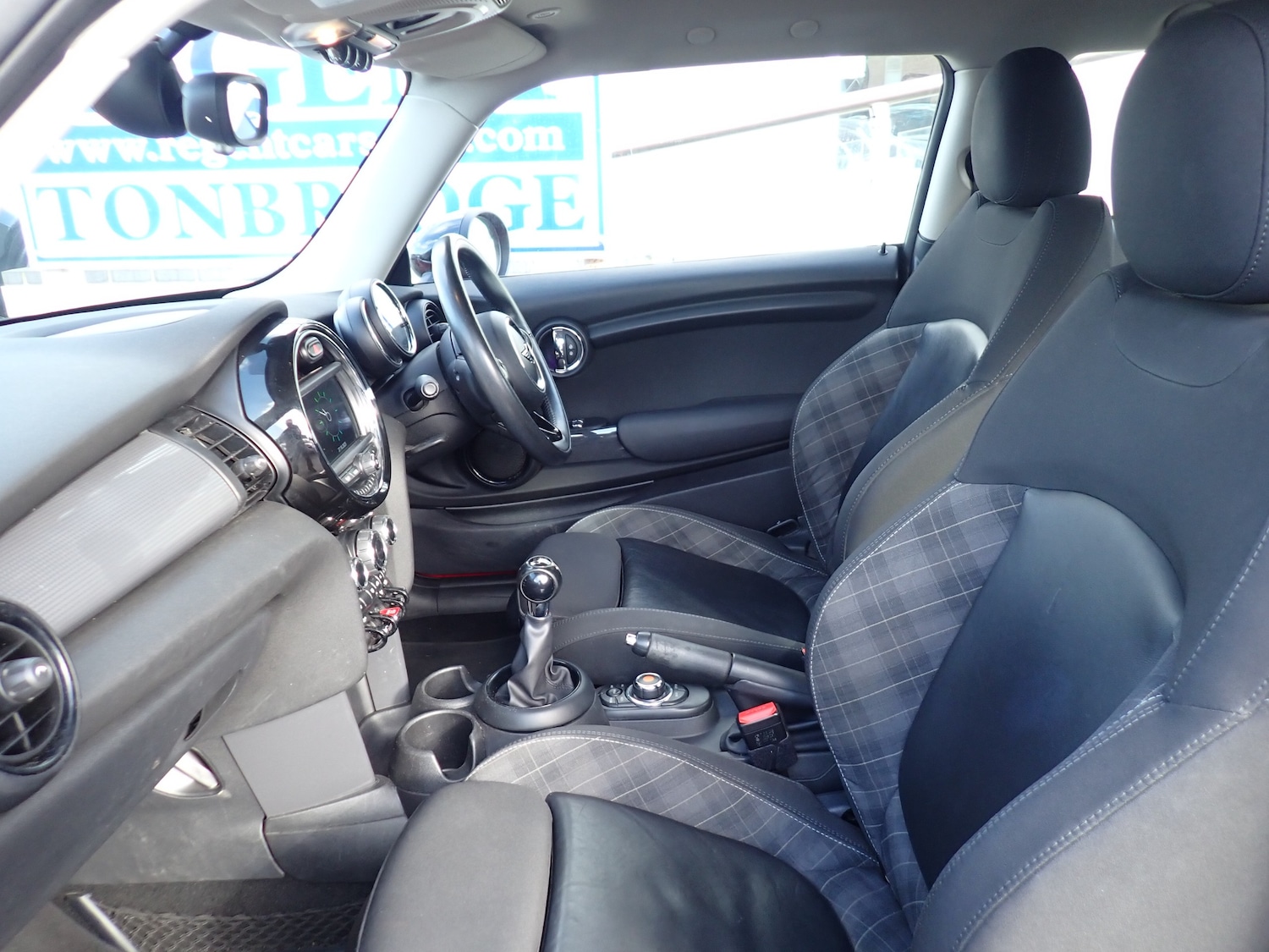 Used MINI Hatch 2018 for sale - 76369056: Photo 3