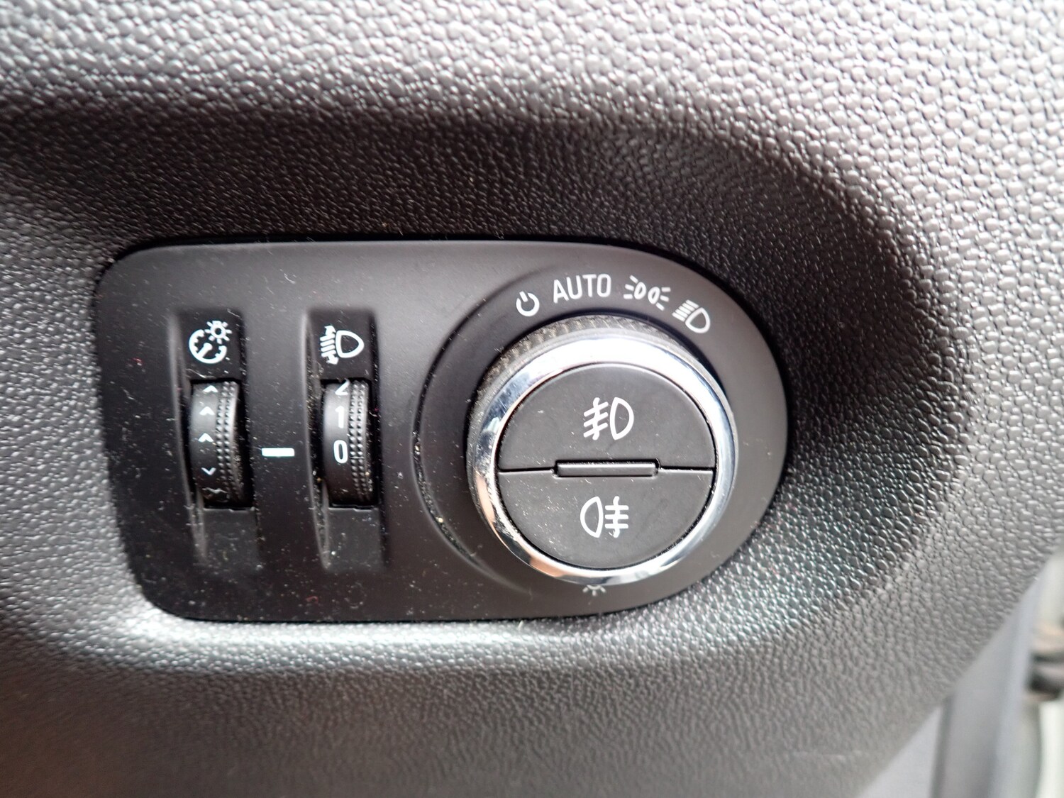 Used Vauxhall Corsa 2013 for sale - 75932279: Photo 28