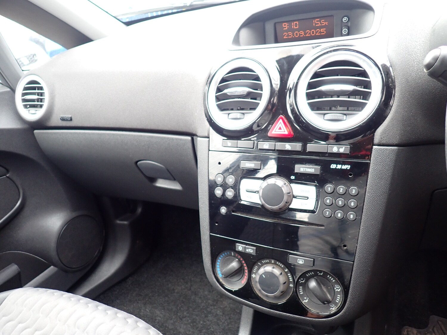 Used Vauxhall Corsa 2013 for sale - 75932279: Photo 30