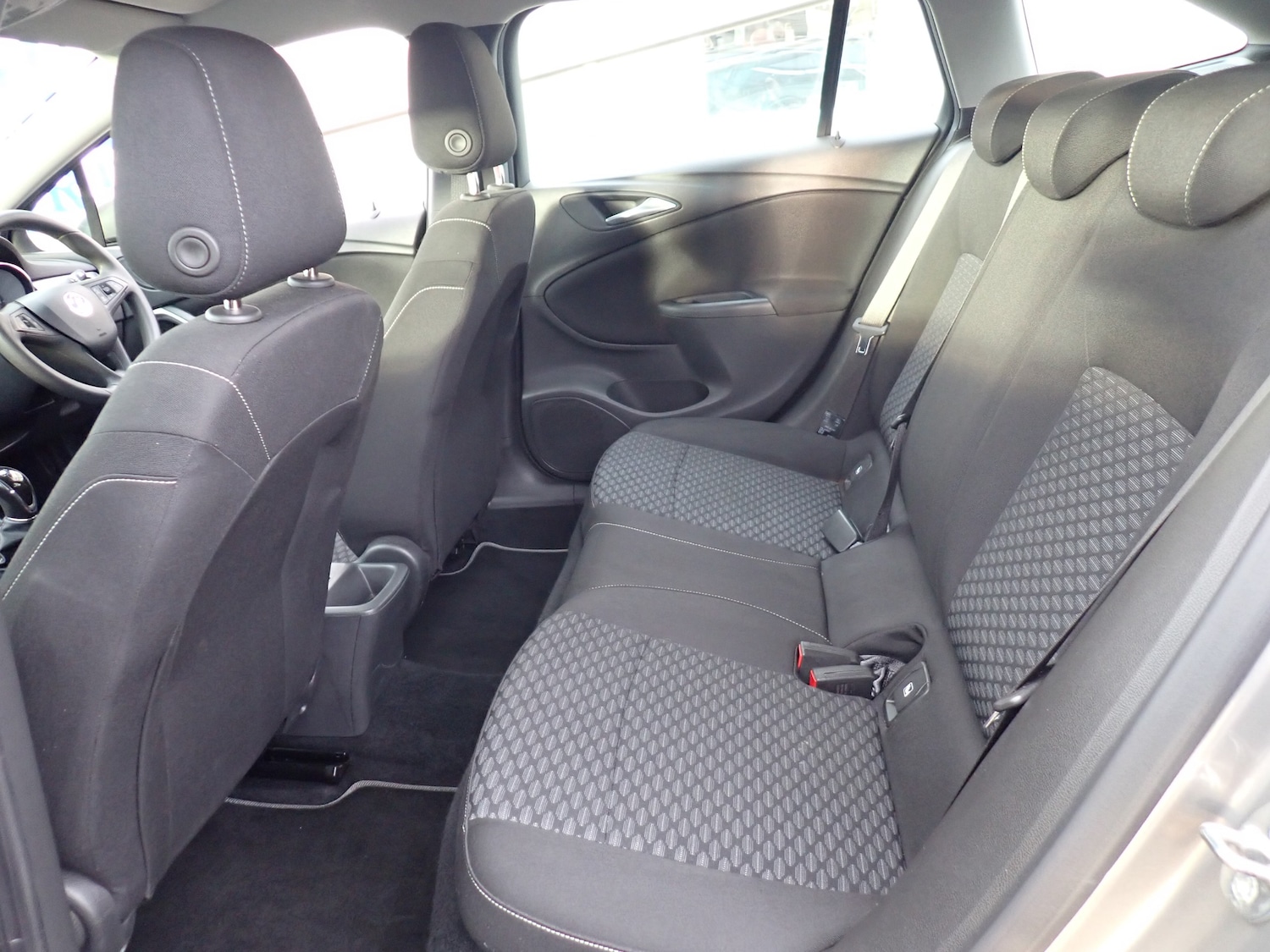 Used Vauxhall Astra 2017 for sale - 76641651: Photo 4